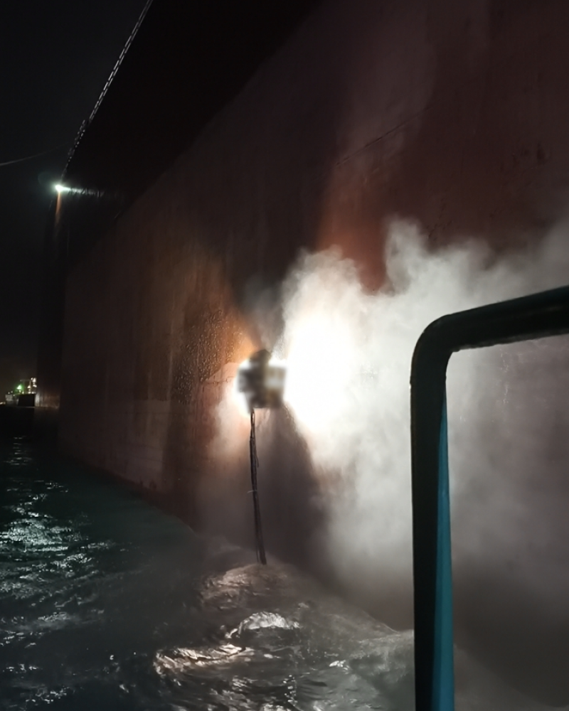 Cleaning Beyond the Waterline — MAGNETO at Work Through the Night